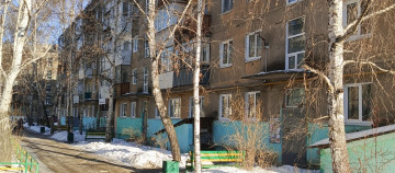 Очистка козырьков подъезда